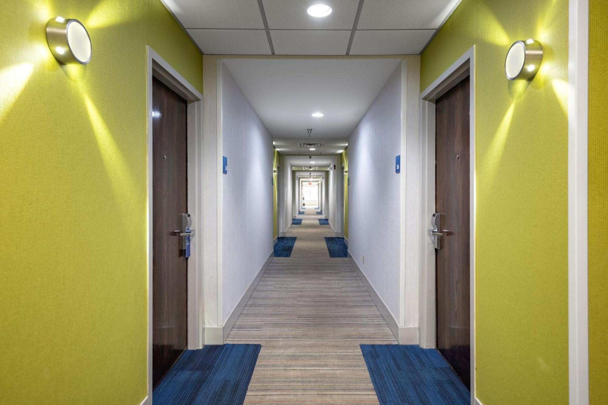 Holiday Inn Express & Suites Chattanooga-Hixson By Ihg Exterior foto