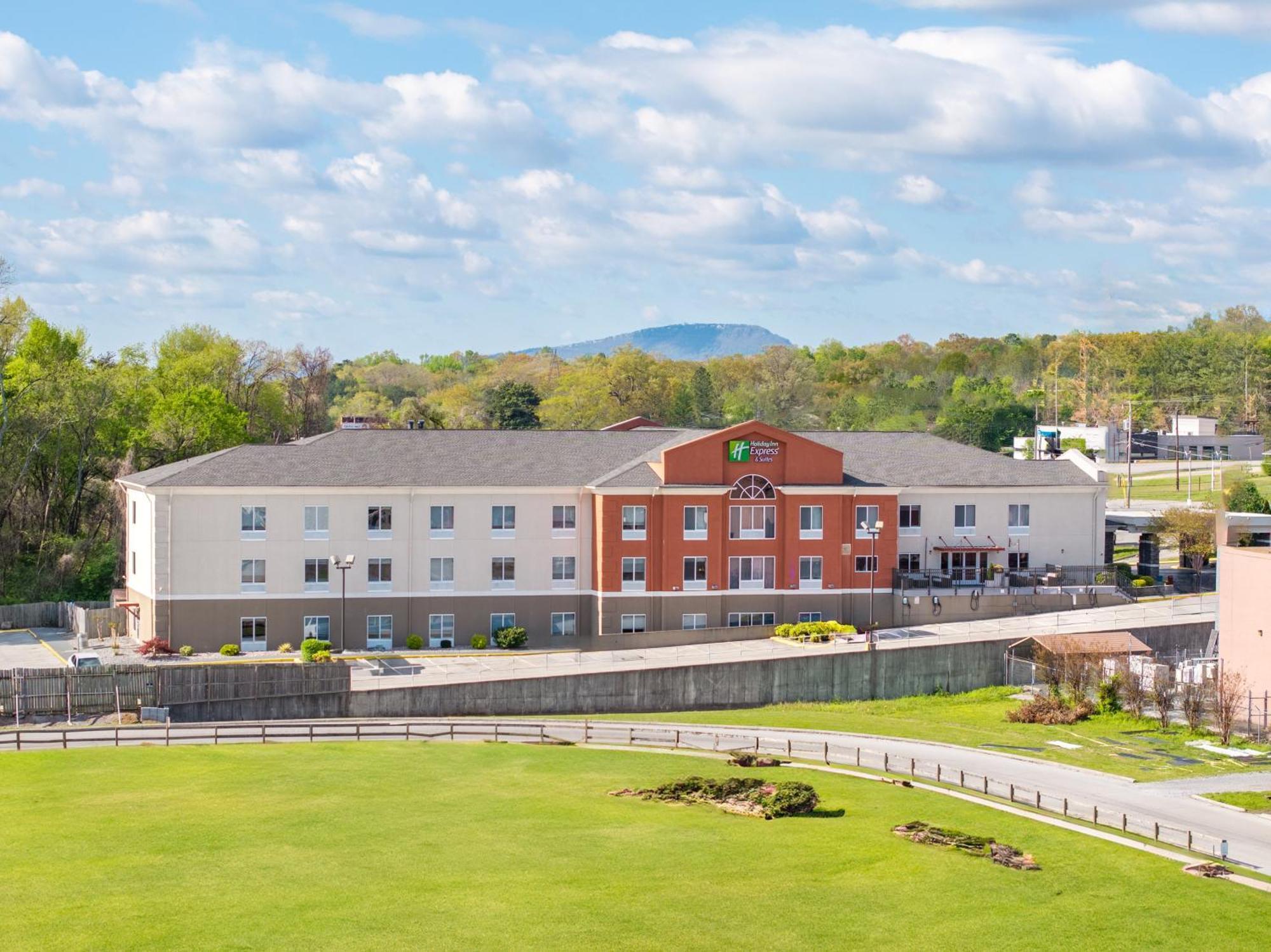 Holiday Inn Express & Suites Chattanooga-Hixson By Ihg Exterior foto