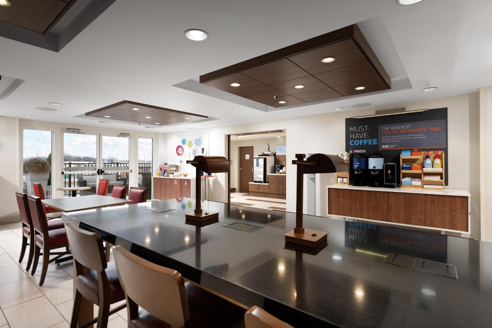 Holiday Inn Express & Suites Chattanooga-Hixson By Ihg Exterior foto